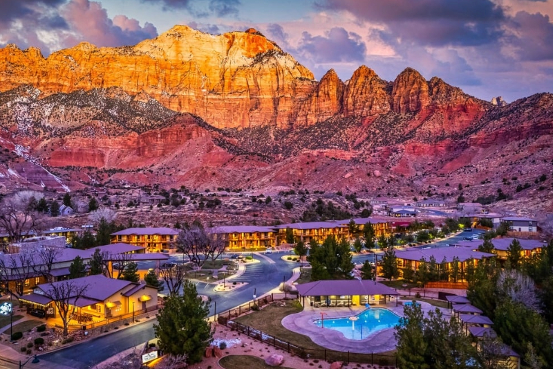 Red cliffs lodge zion